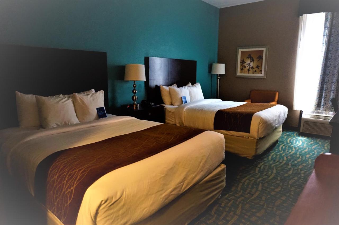 Queen Room with Two Queen Beds - Non-Smoking,1710623128:JPEG