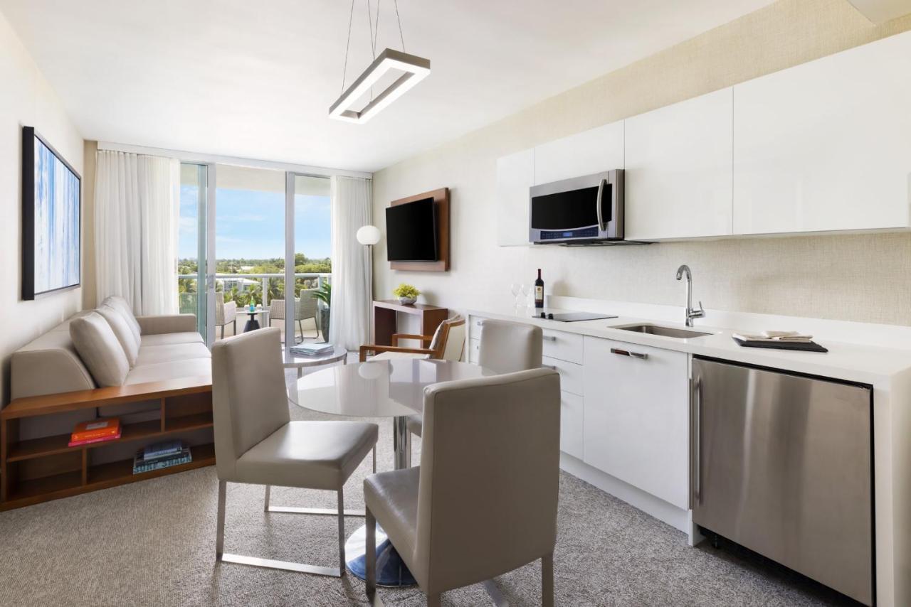 Suite mit Kingsize-Bett und Balkon