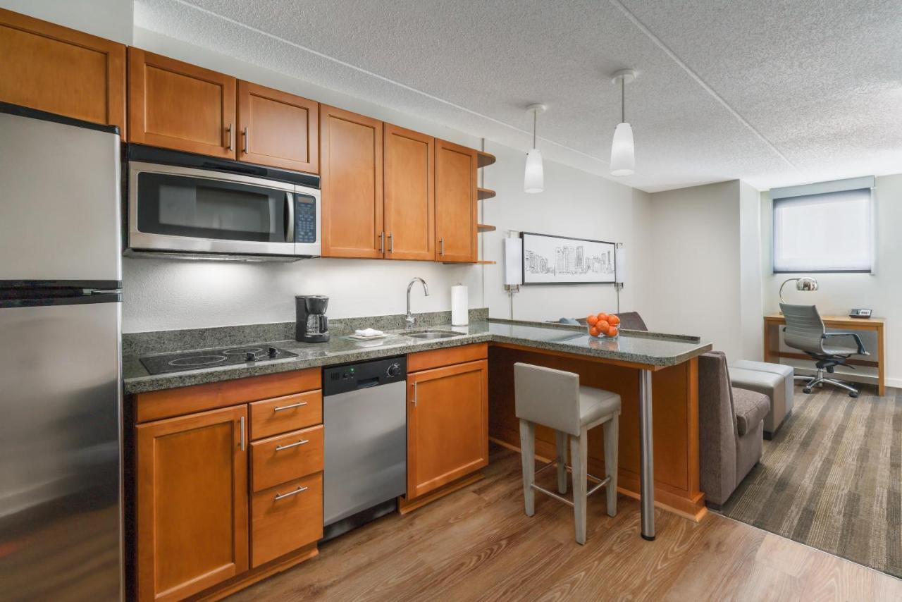 Executive Studio Suite with Two Double Beds