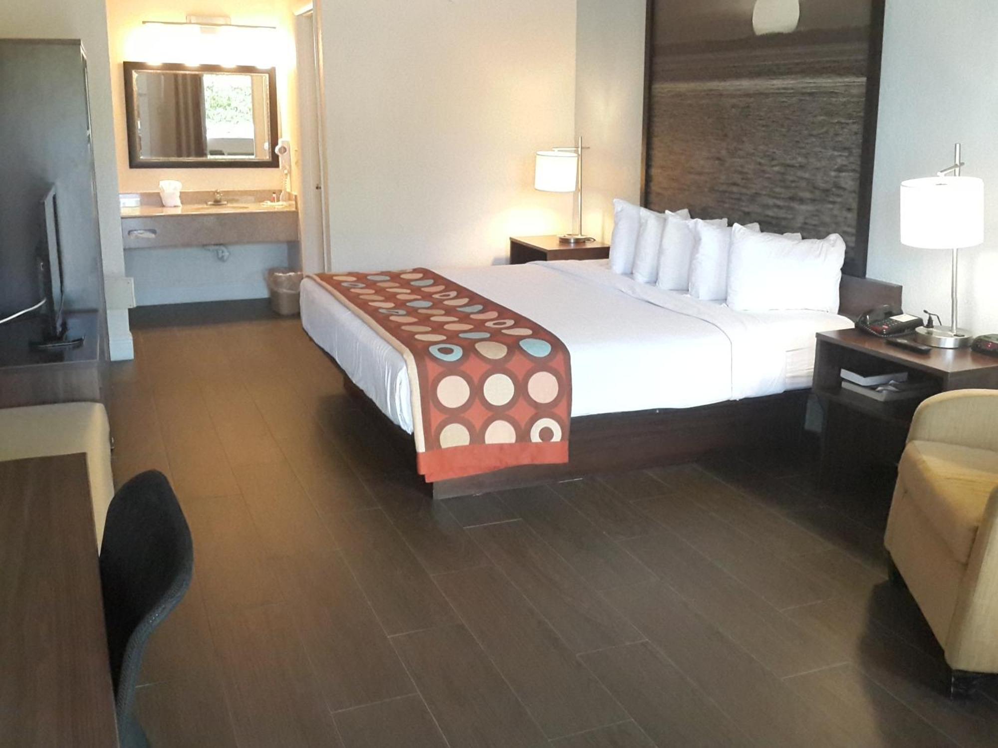 King Room - Non-Smoking,1217001346:JPEG