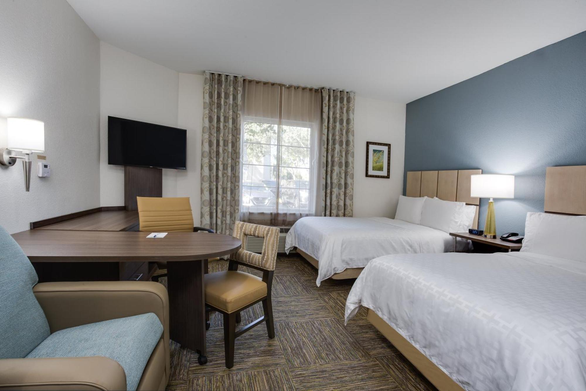 Standard Double Suite,1276158883:JPEG