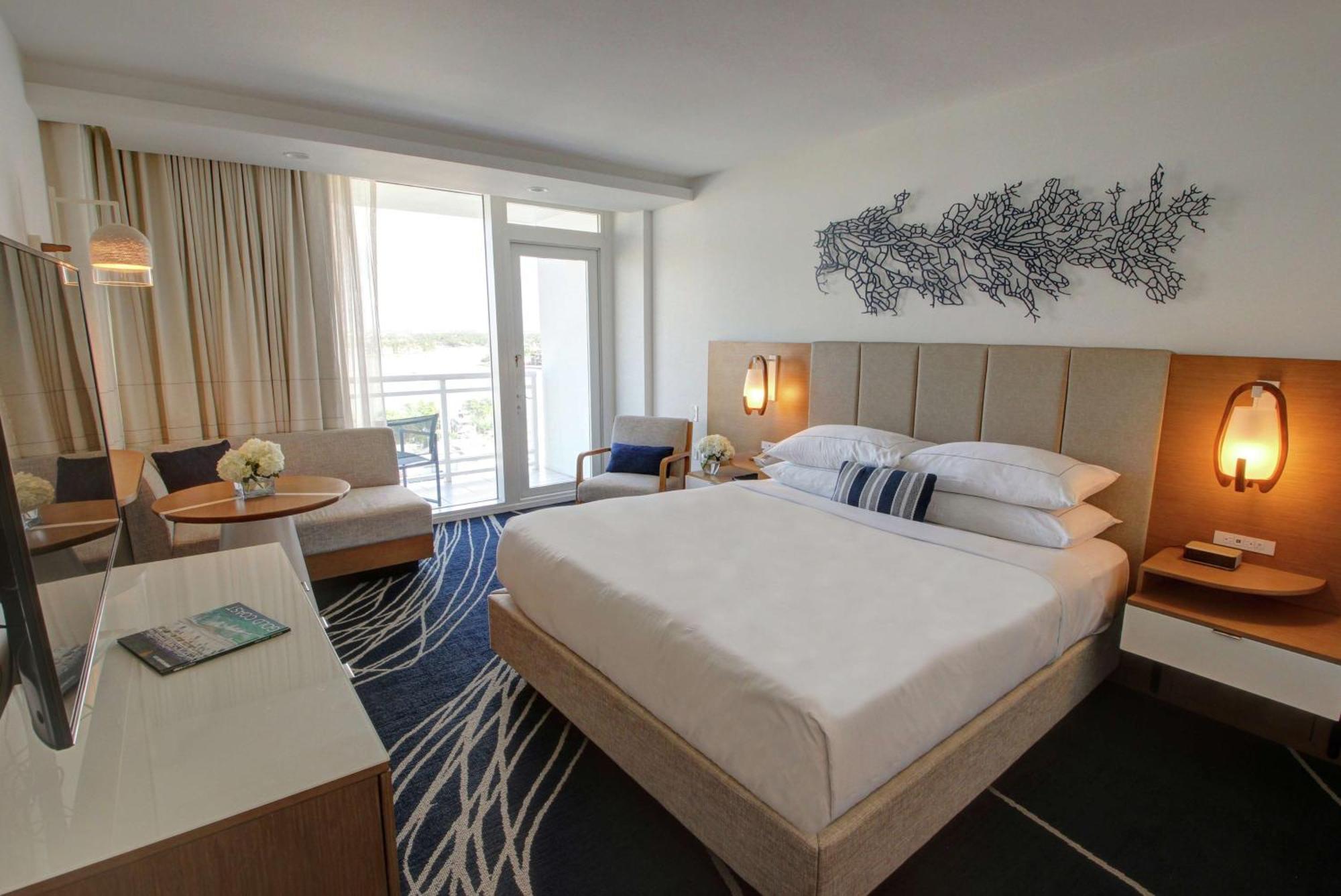 King Room with Balcony and Cruise Port View,1552443511:JPEG