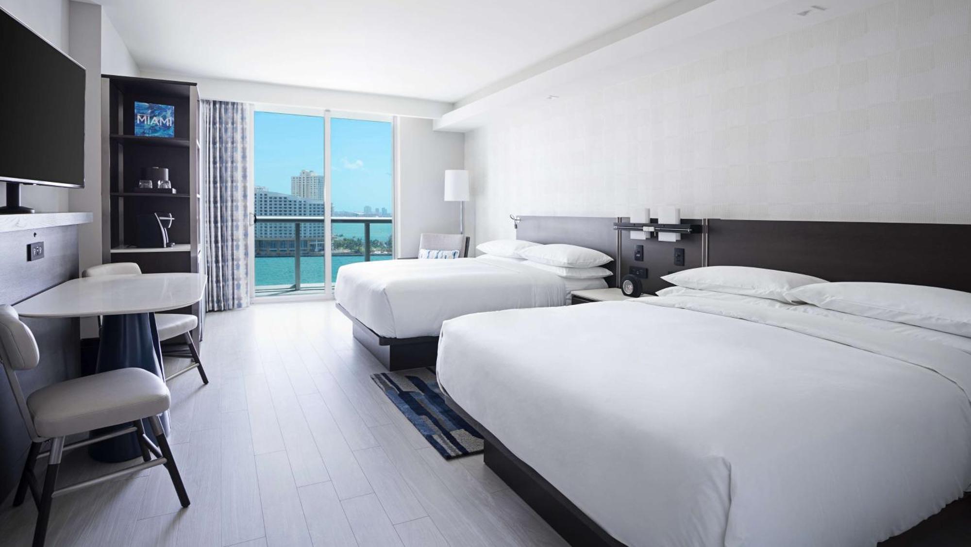 Queen Room with Two Queen Beds, Balcony and Bay View,666340644:JPEG