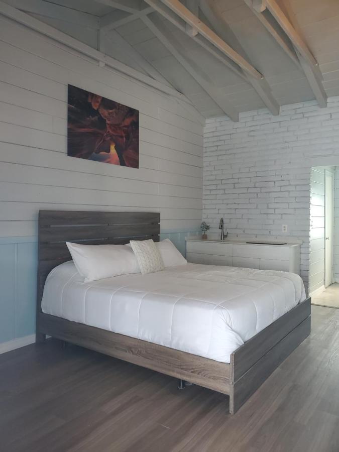 Standard King Room,1298145262:JPEG