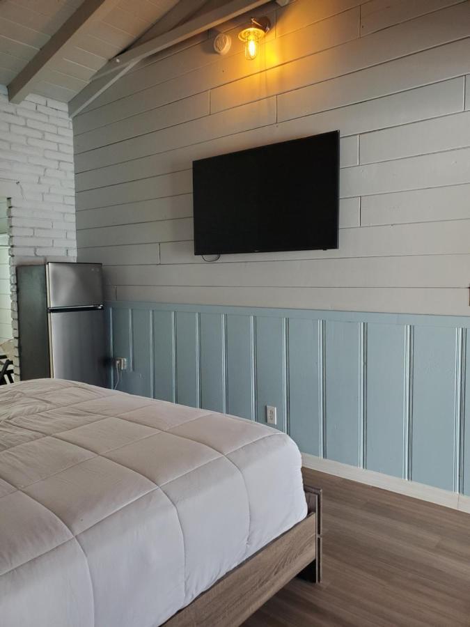 Queen Room Pool View