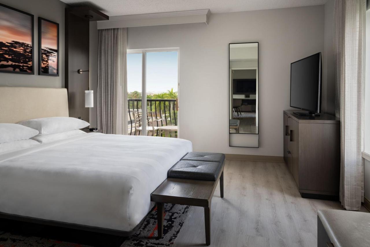One-Bedroom Suite, 1 Bedroom Larger Suite, 1 King, Sofa bed,1363932872:JPEG