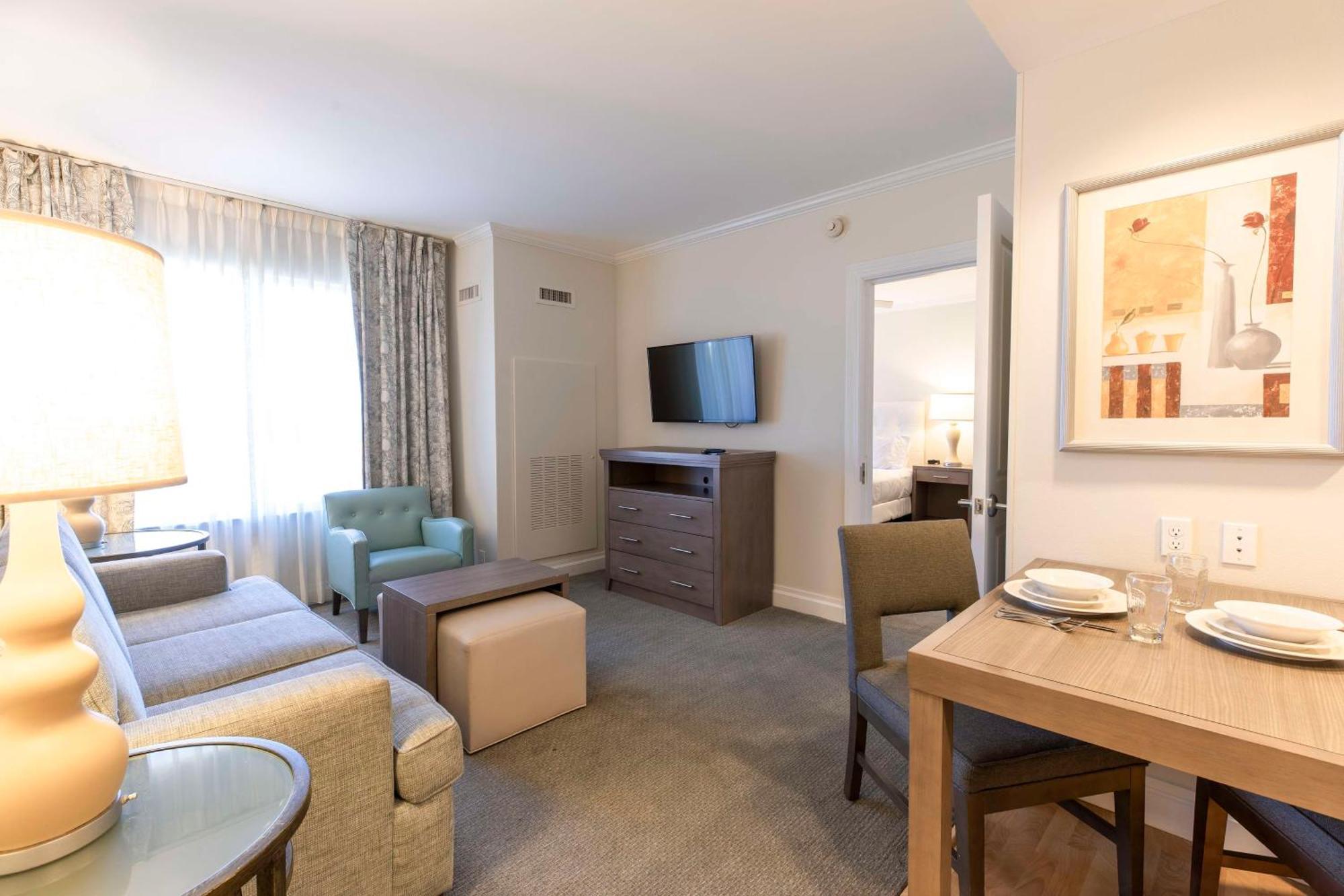 Two-Bedroom Suite Non-Smoking,1500166936:JPEG