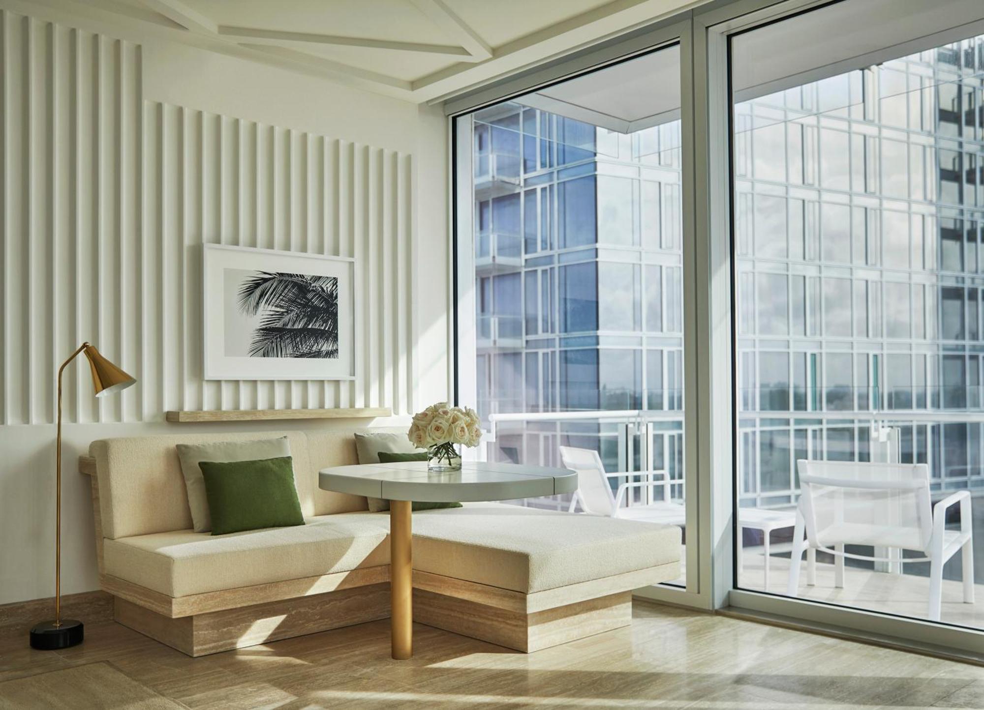 Surfside Corner Room King