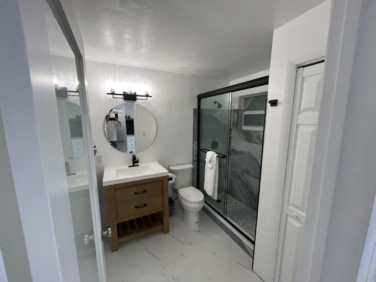 Deluxe Queen Room,1481580794:JPEG