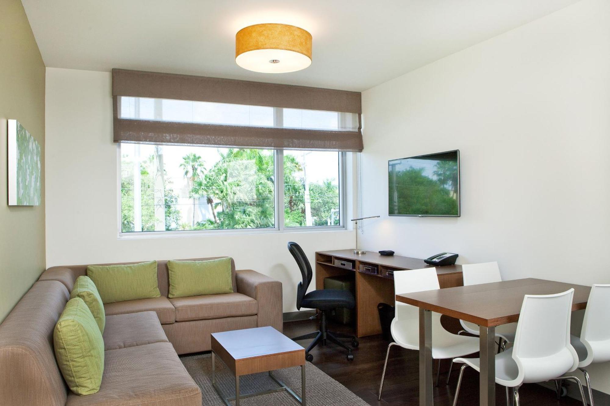 Executive King Suite,1532119090:JPEG