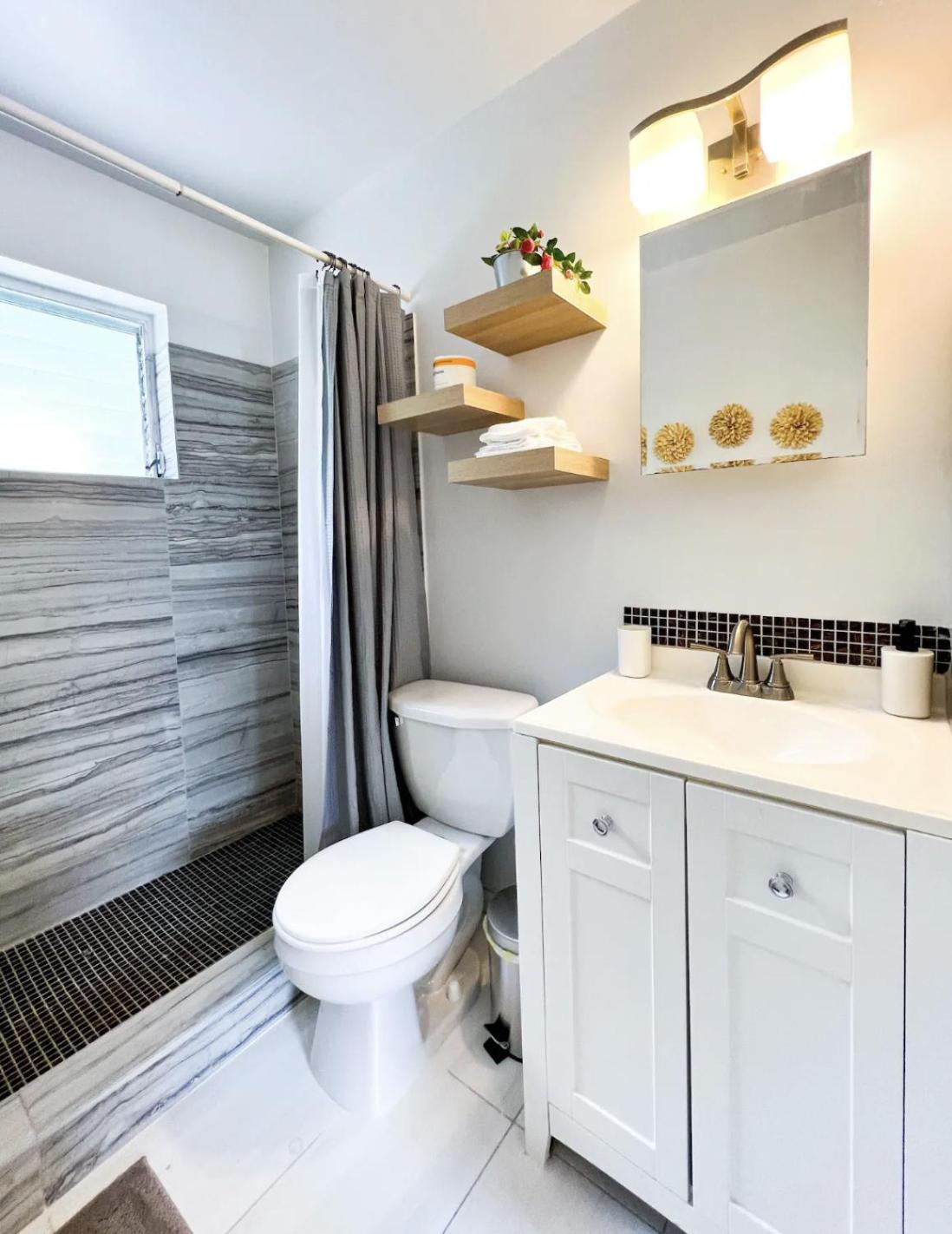 Queen Room,1520180905:JPEG