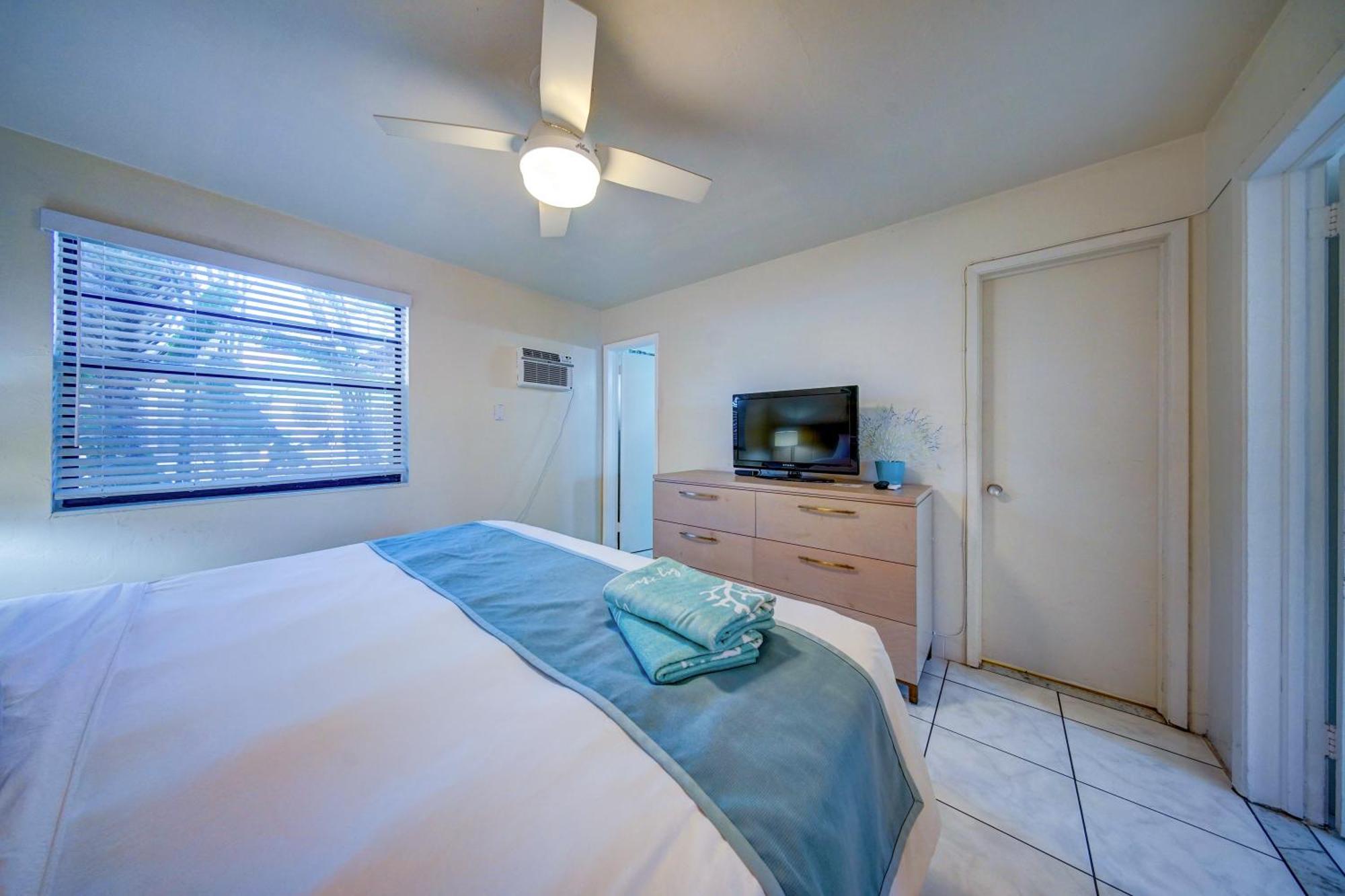 One-Bedroom Apartment (One King Bed),1546088398:JPEG