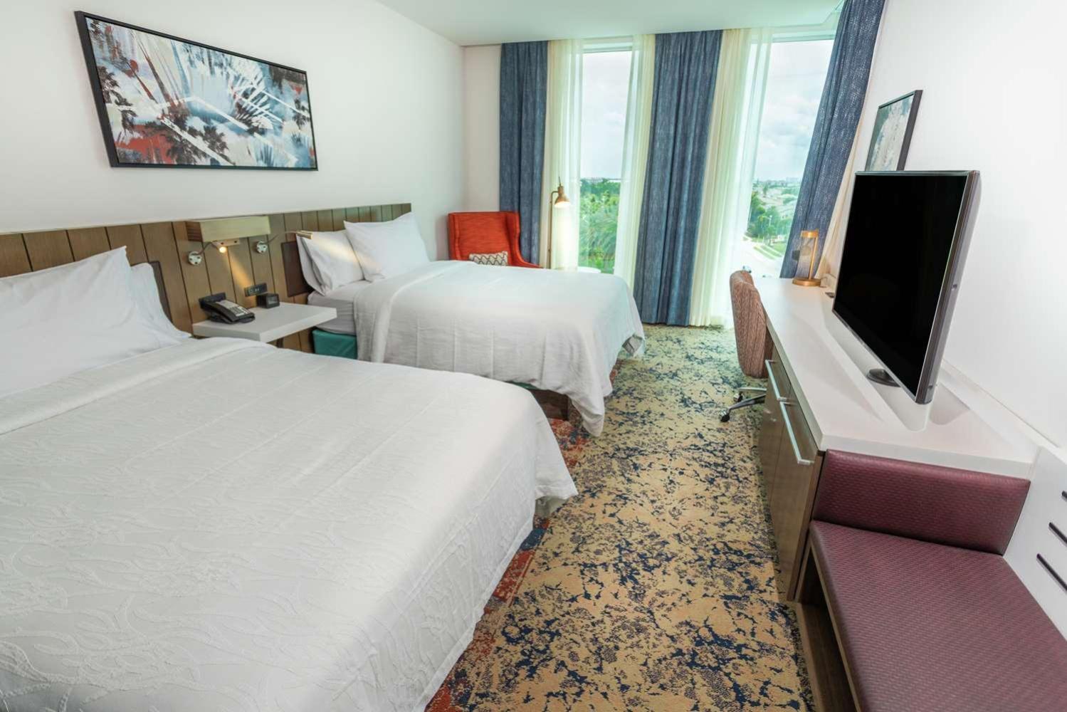 Queen Room Two Queen Beds City View,1548816619:JPEG