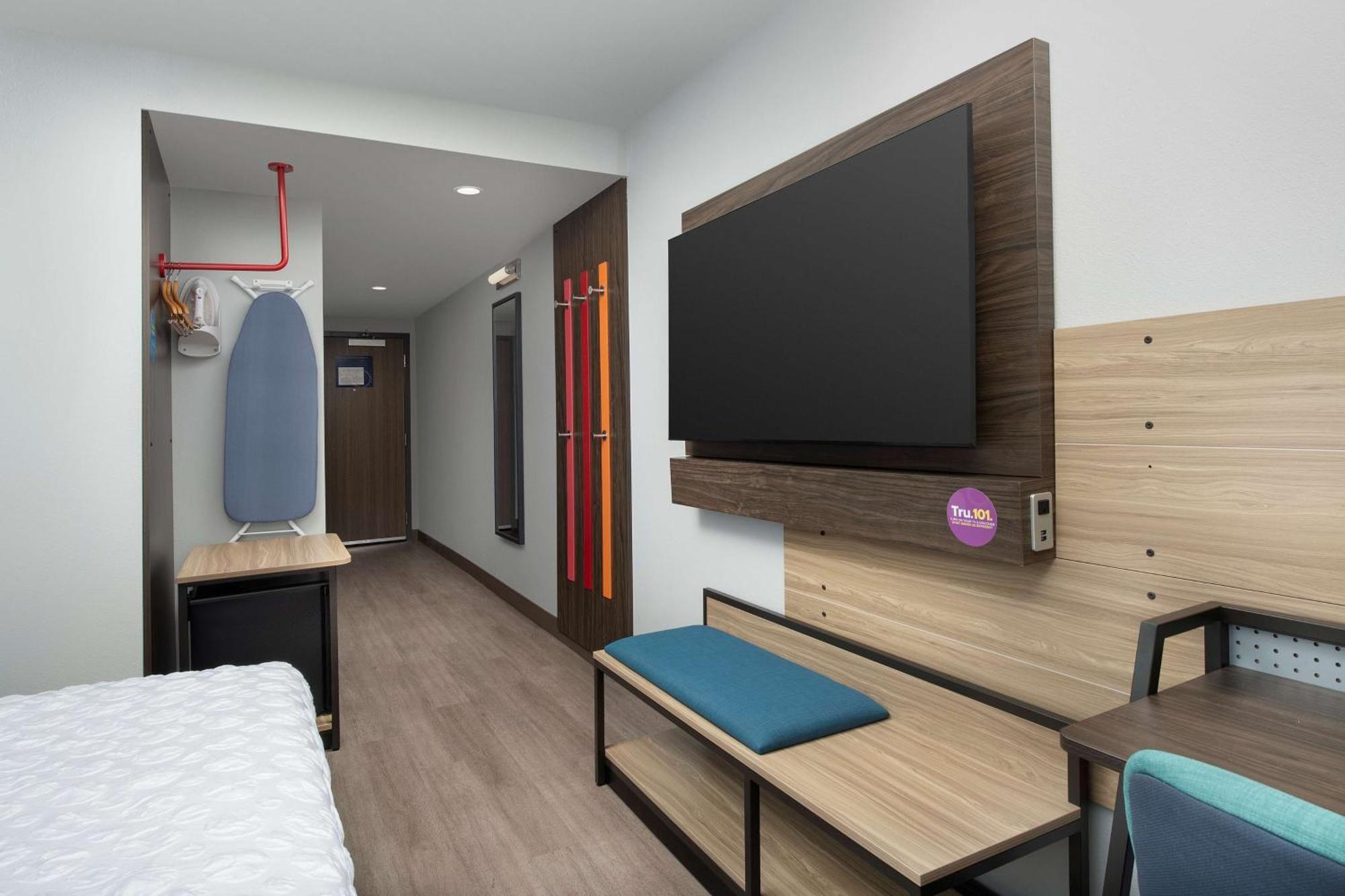 King Room,1557059305:JPEG
