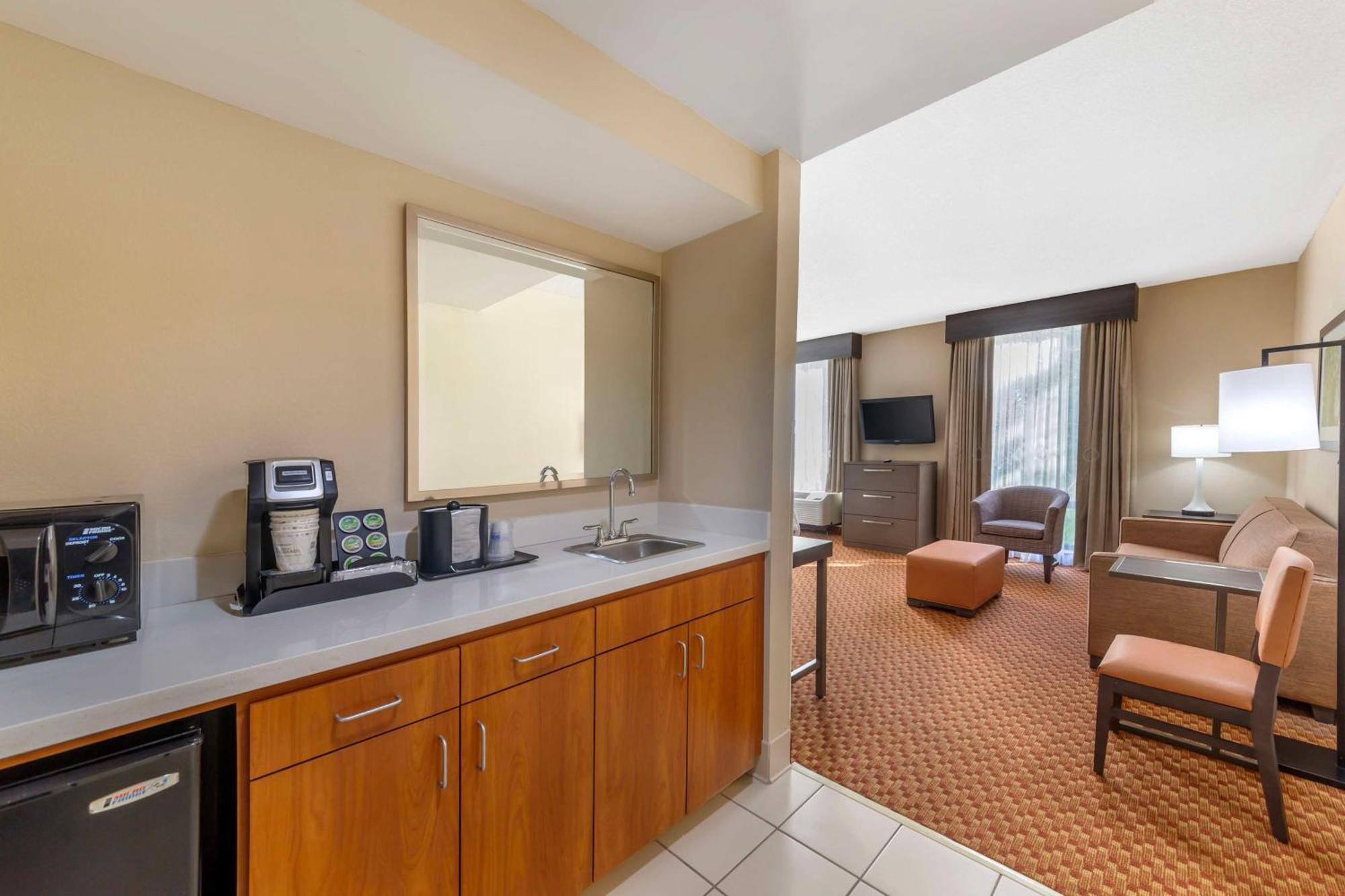 King Room with Sofa Bed and Bath Tub - Disability Access/Non-Smoking,1597590786:JPEG