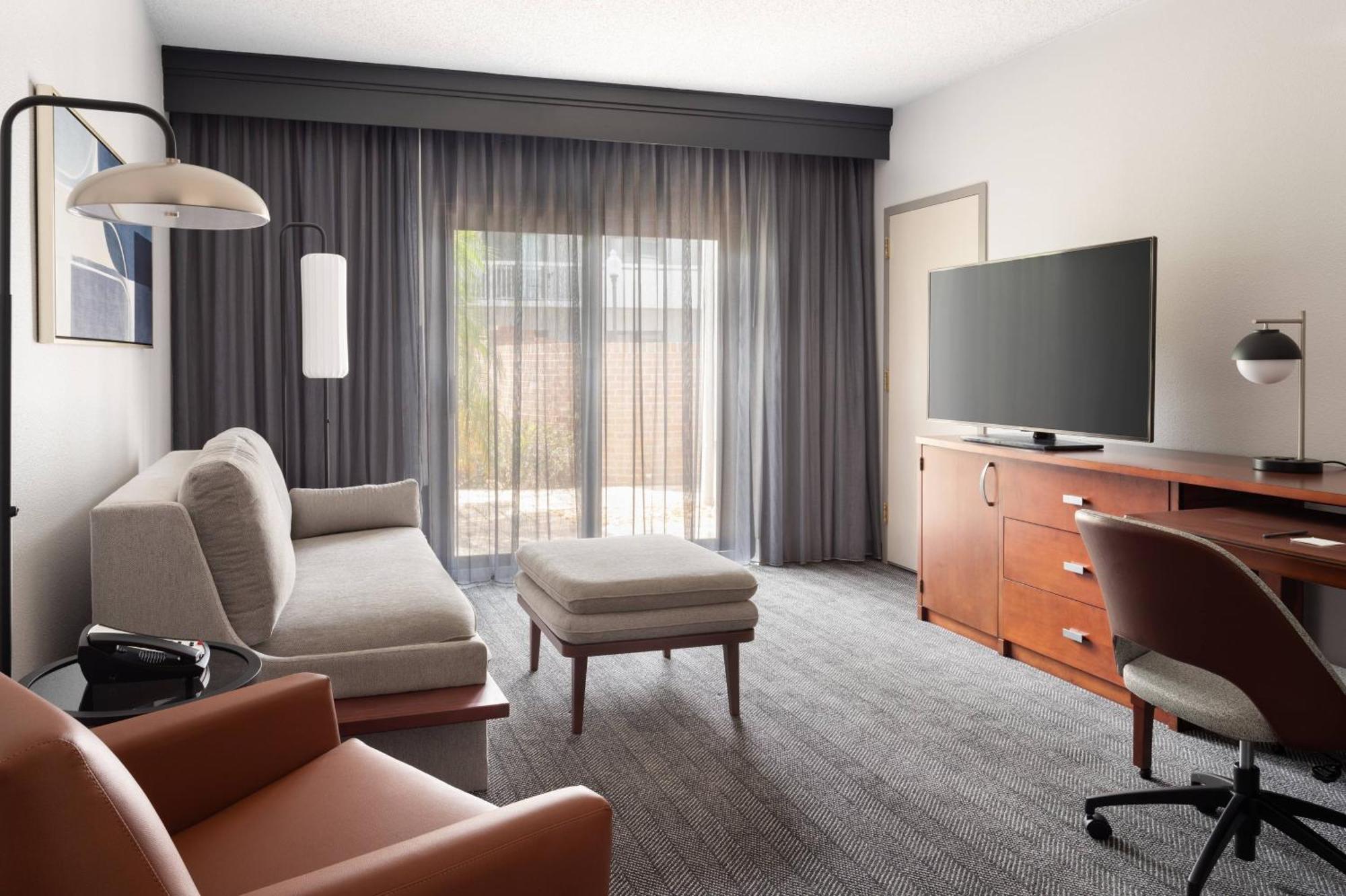 Suite with Sofa Bed,1706089774:JPEG