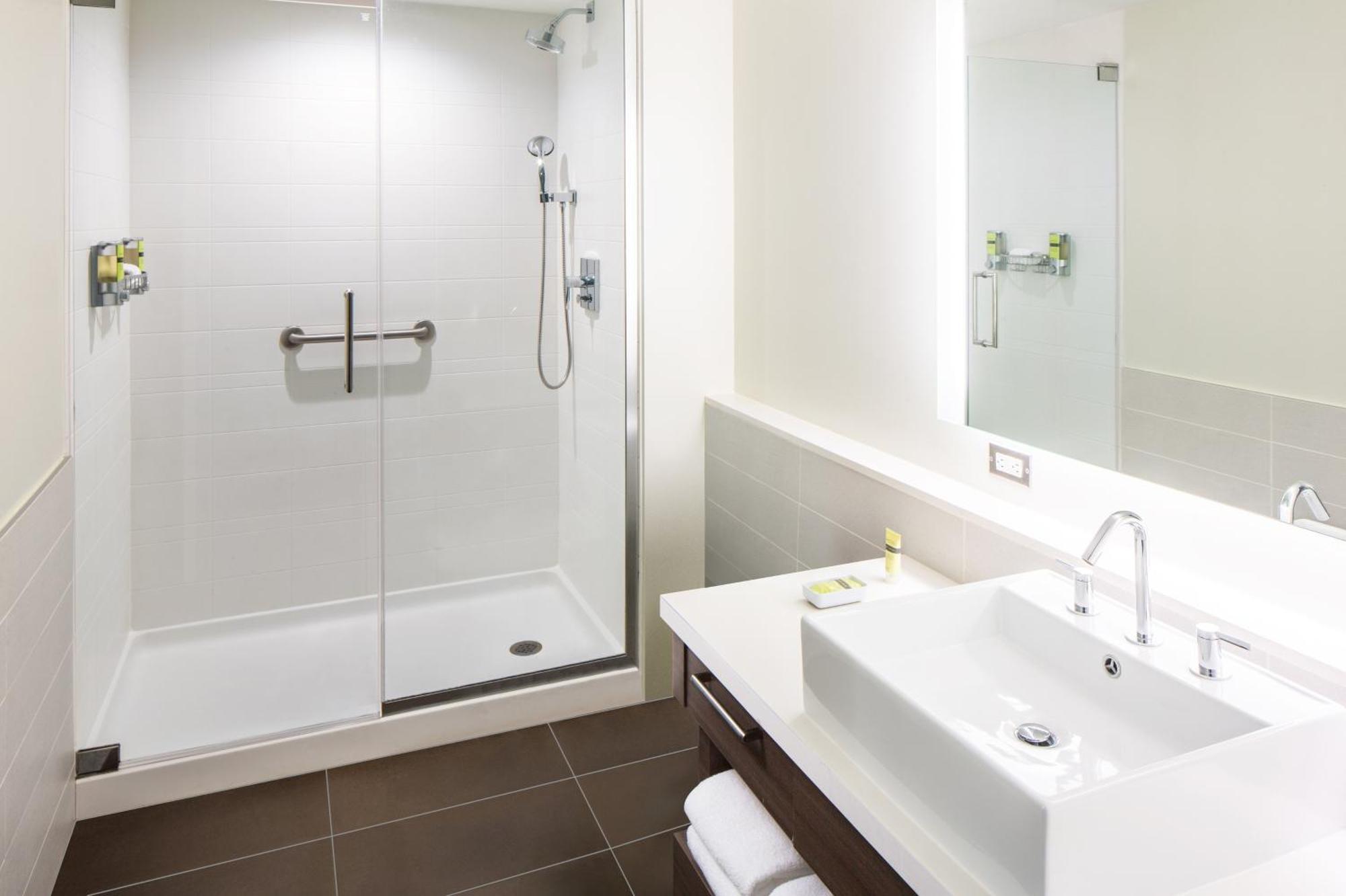 Executive King Suite with Sofa Bed & City View (Corner Room),1632251719:JPEG
