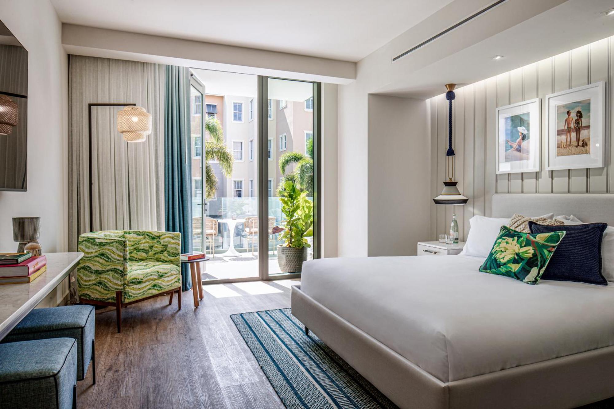 Grove Premier King Room with Balcony