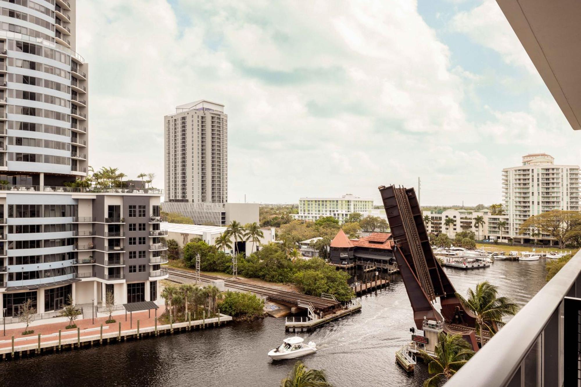Three-Bedroom Apartment Water View,1658851887:JPEG