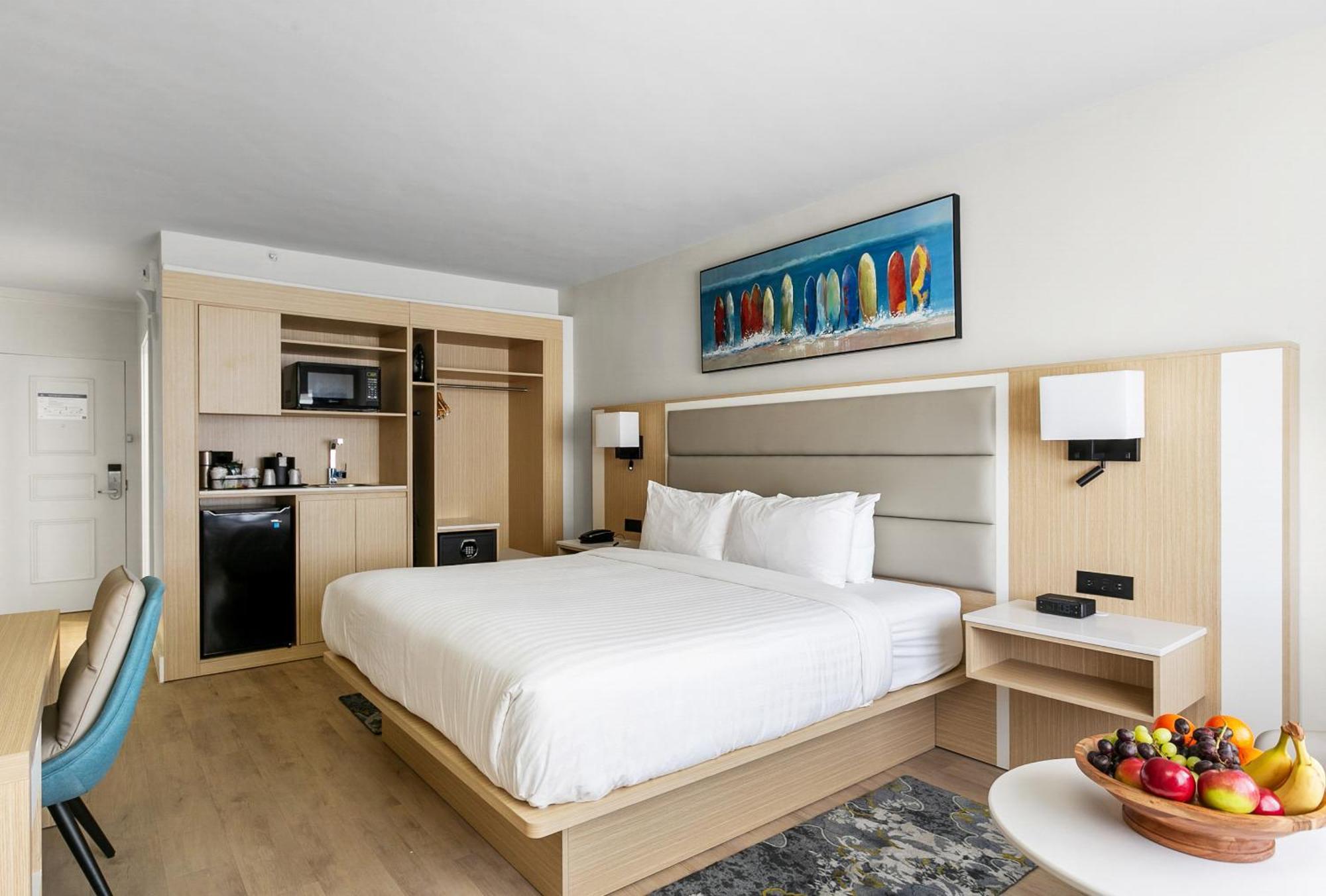 Deluxe King Room,1677853697:JPEG