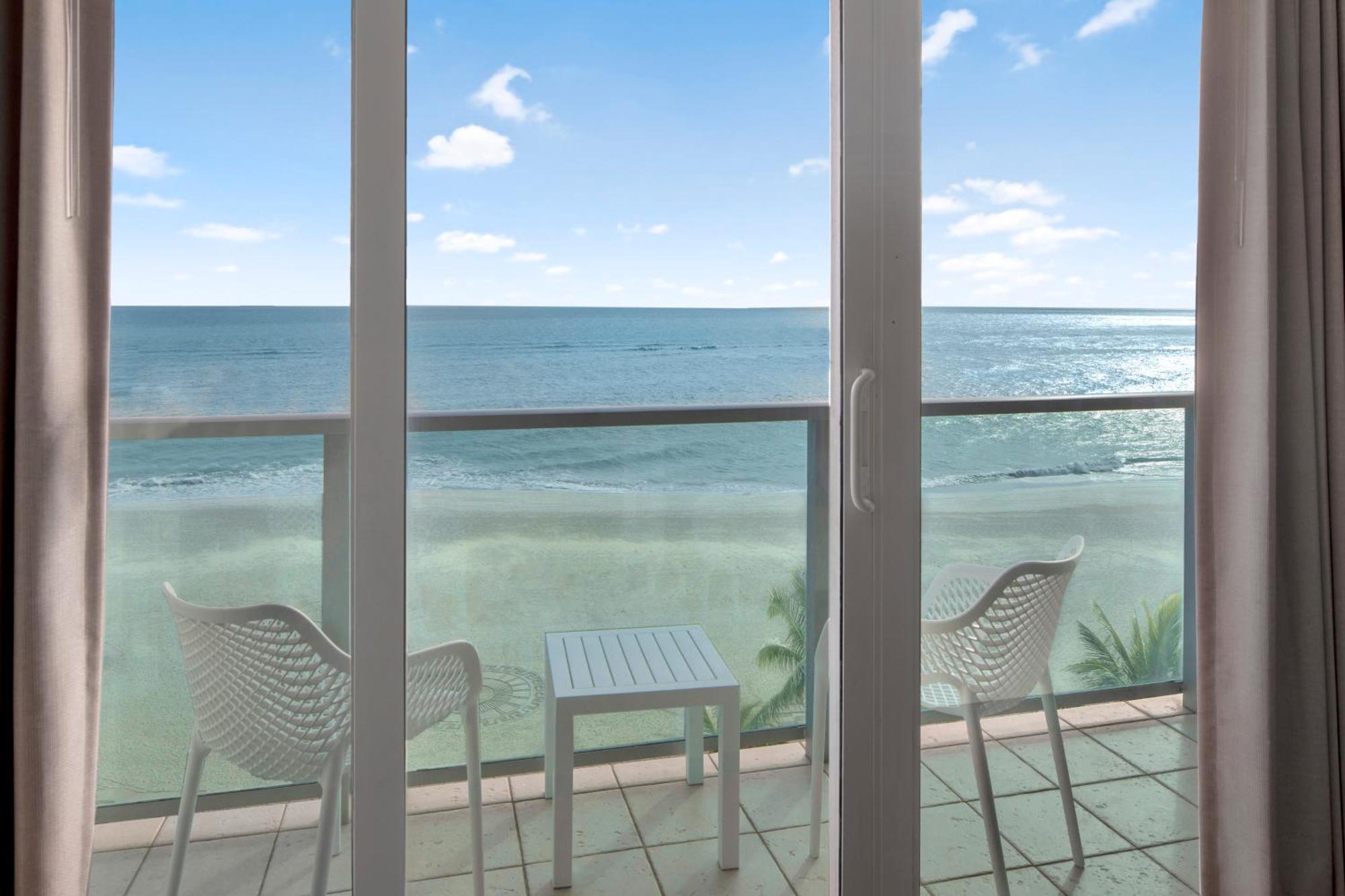 King Room Oceanfront View,1704886837:JPEG