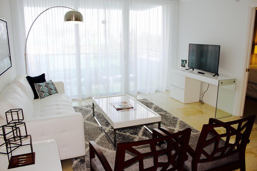 Deluxe One Bedroom Suite