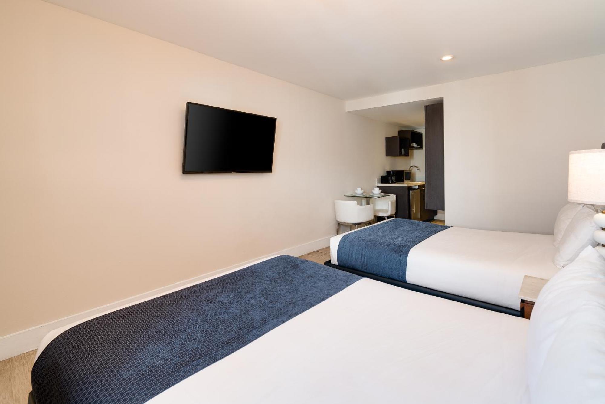 Accessible Studio Double Queen,1746992805:JPEG