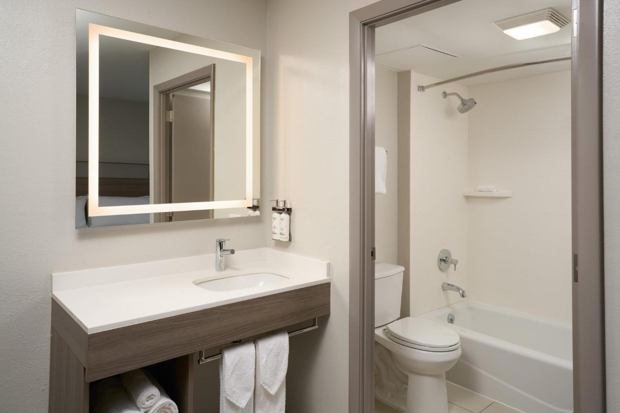 Suite con cama extragrande y sofá cama - No fumadores