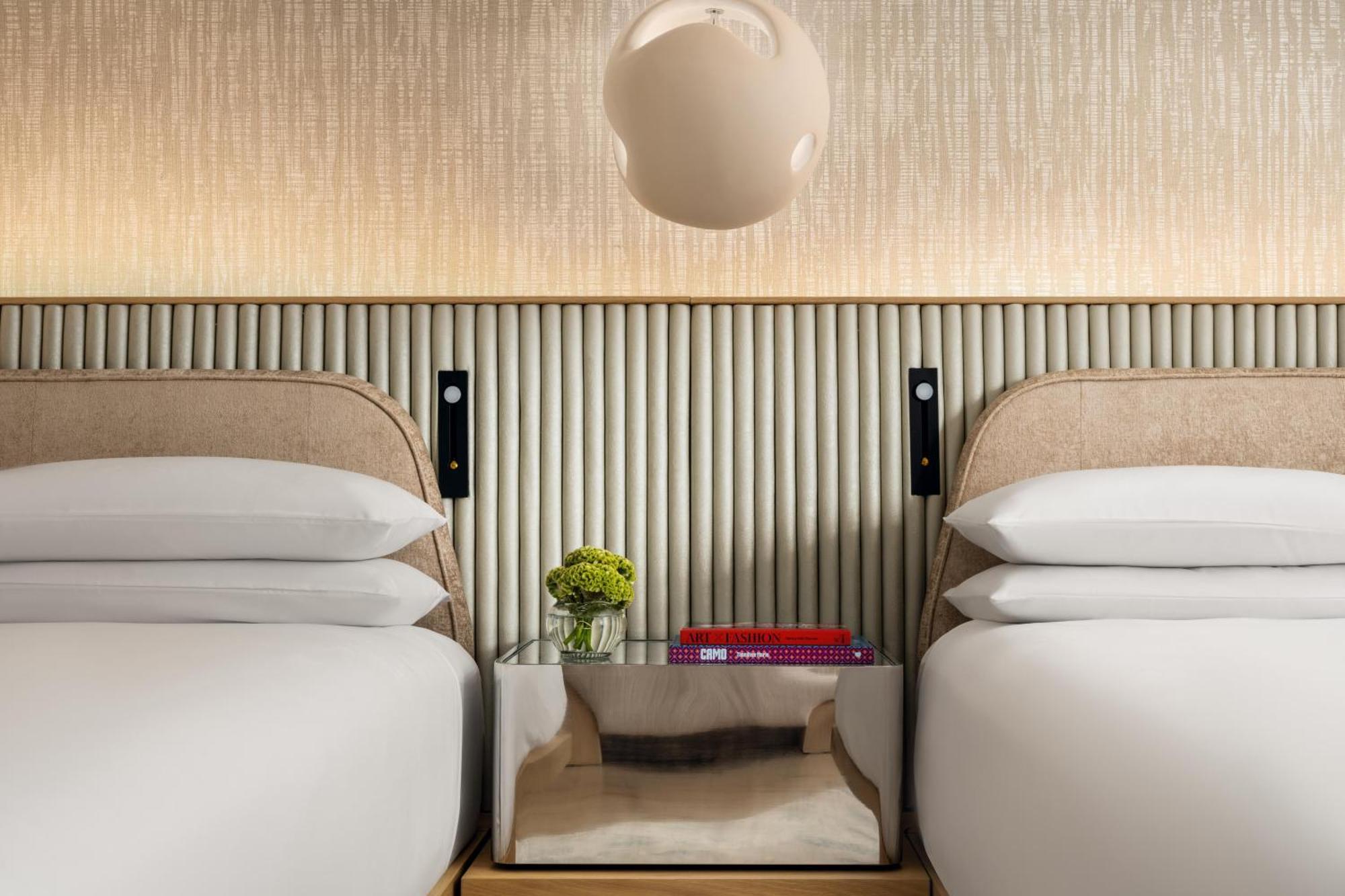 Queen Room with Two Queen Beds and Accessible Tub - Mobility Access,1758579920:JPEG