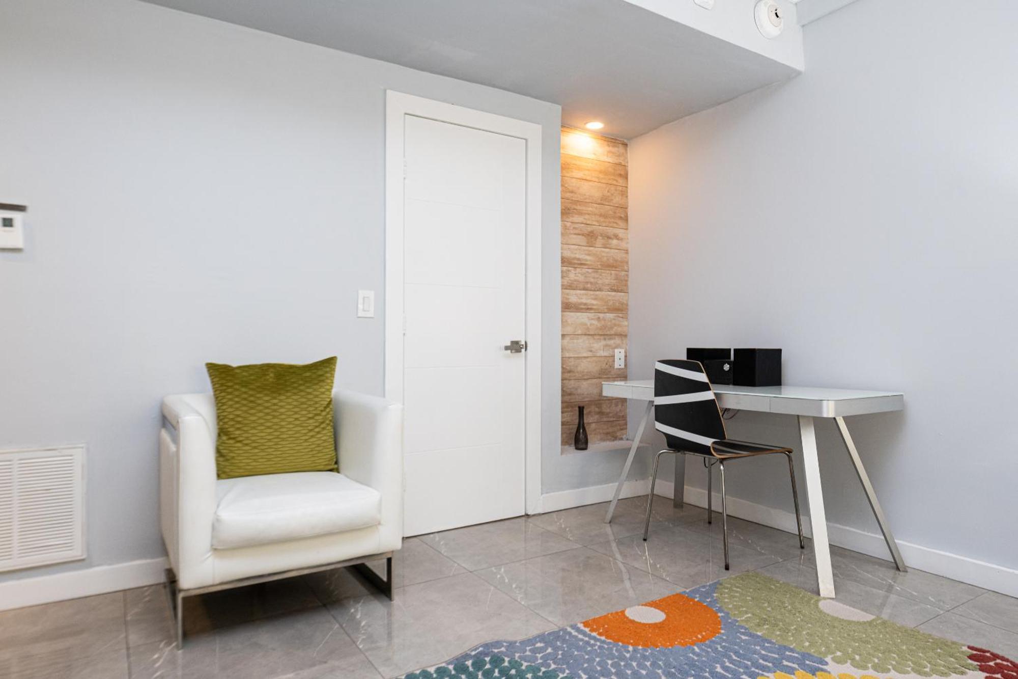 Two Bedroom Queen Suite,1772063513:JPEG