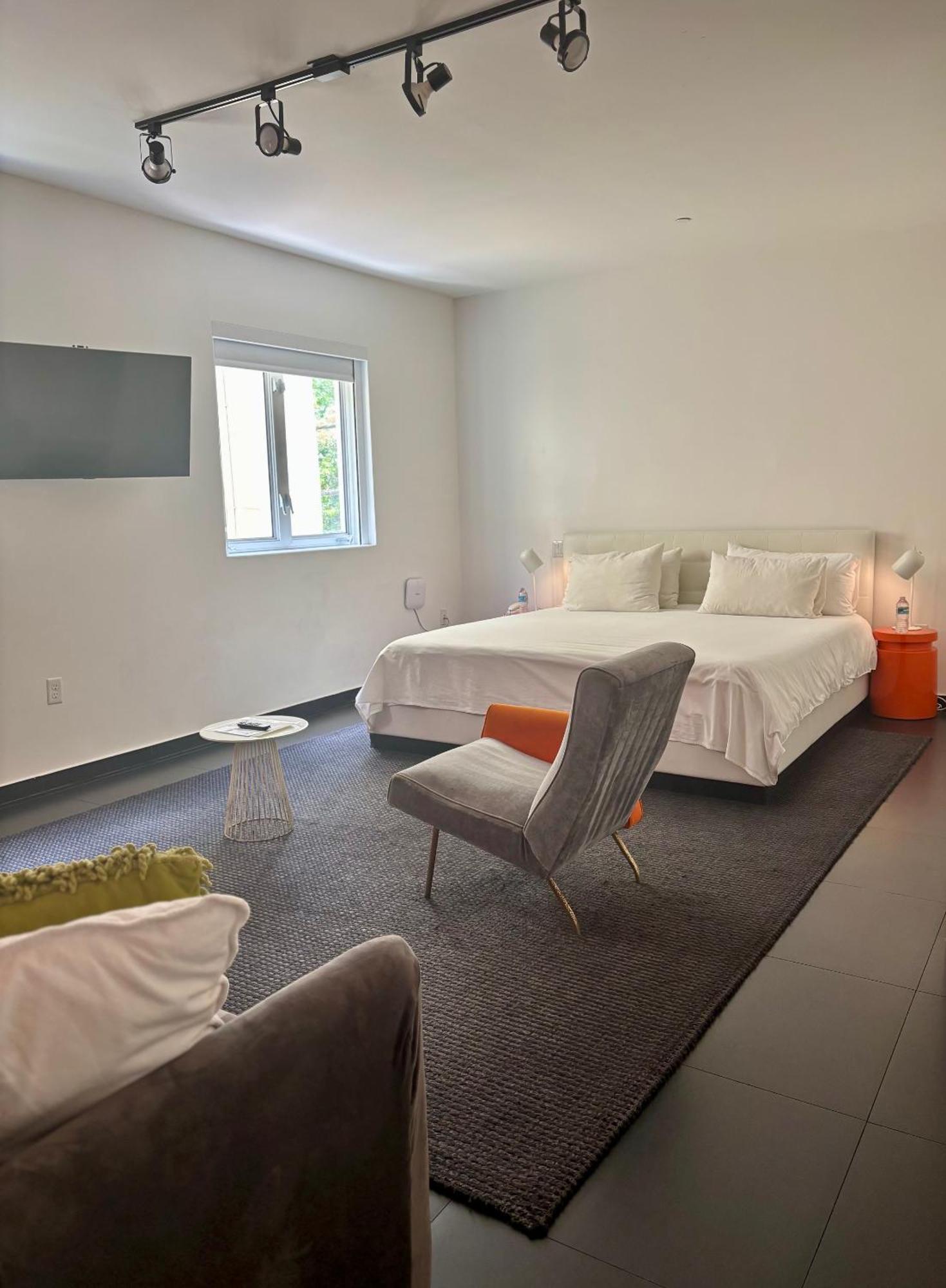 Standard Suite