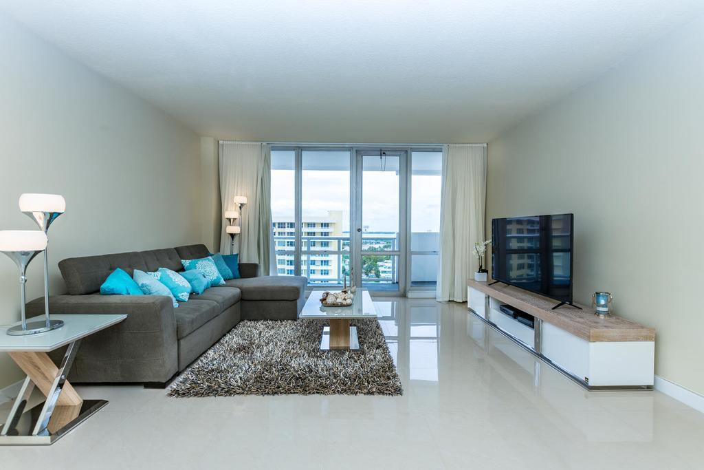 Apartamento de Luxo com 2 Quartos - 420