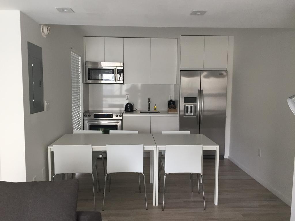 Two-Bedroom Apartment 1 King & 3 Twins