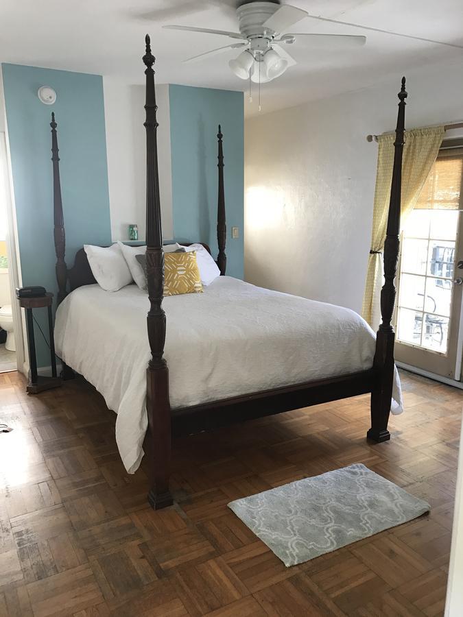 Kamer met Queensize Bed en Balkon