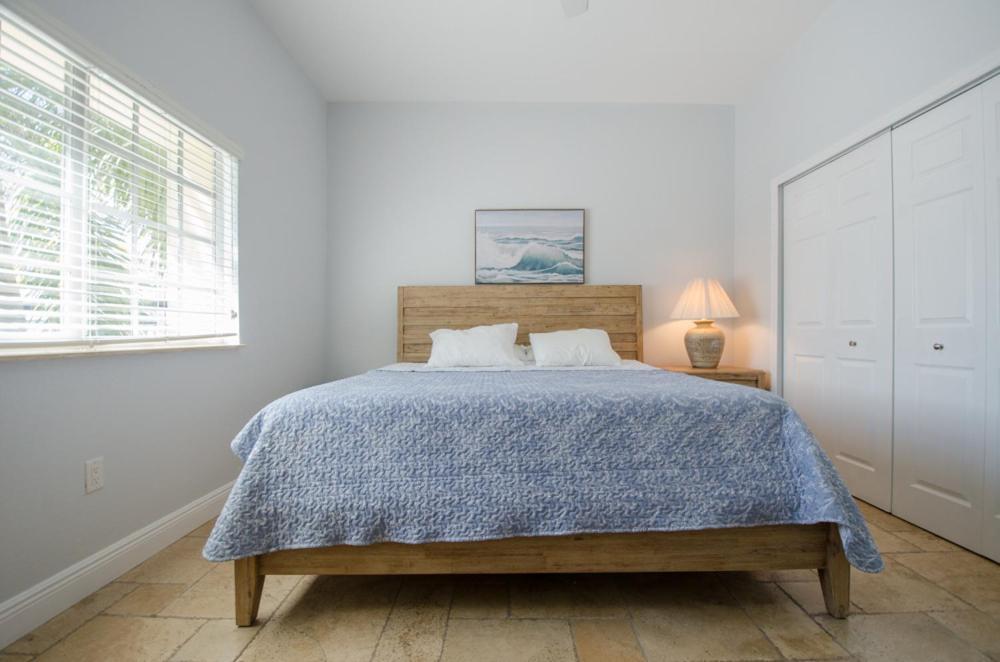 Three-Bedroom Apartment,947781244:JPEG