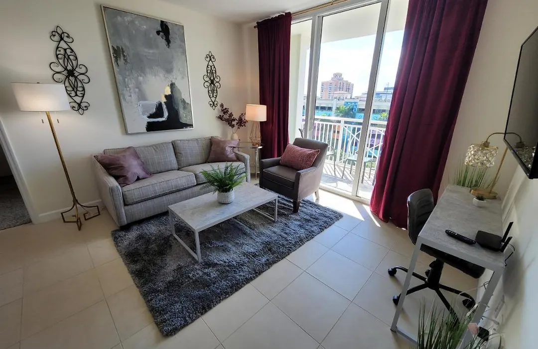 2Br2Bd, Downtown, Cal King-1