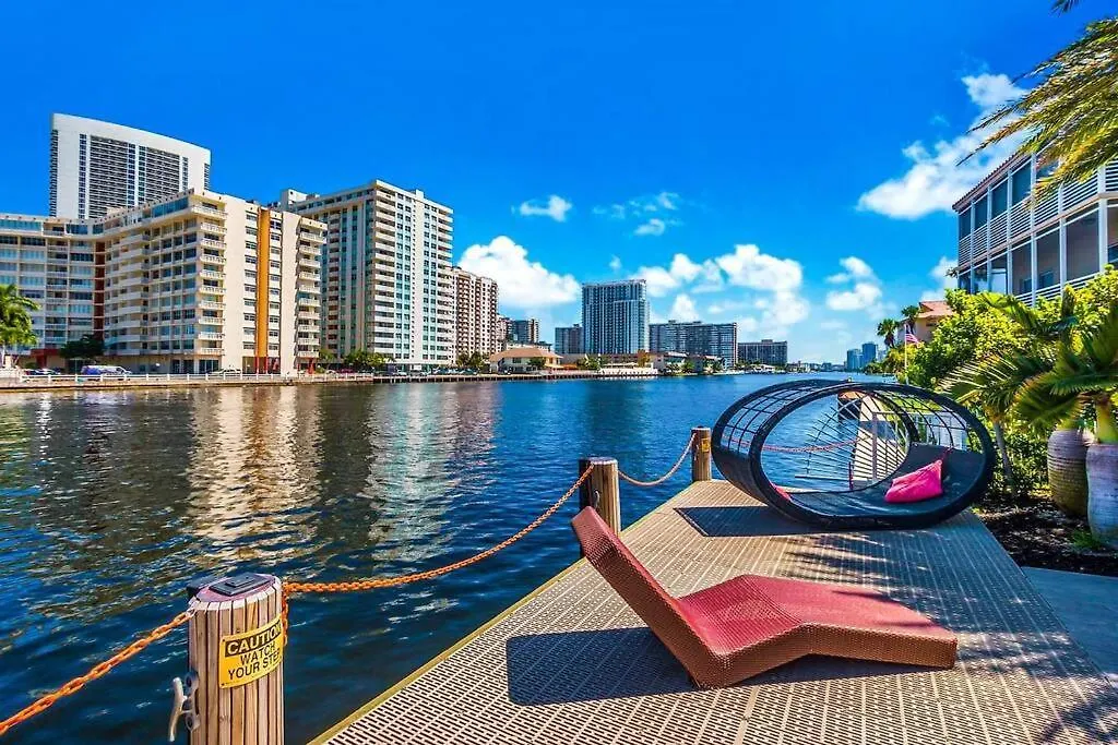 5-Min Walk To The Beach! Views! Cozy Unique Studio-1