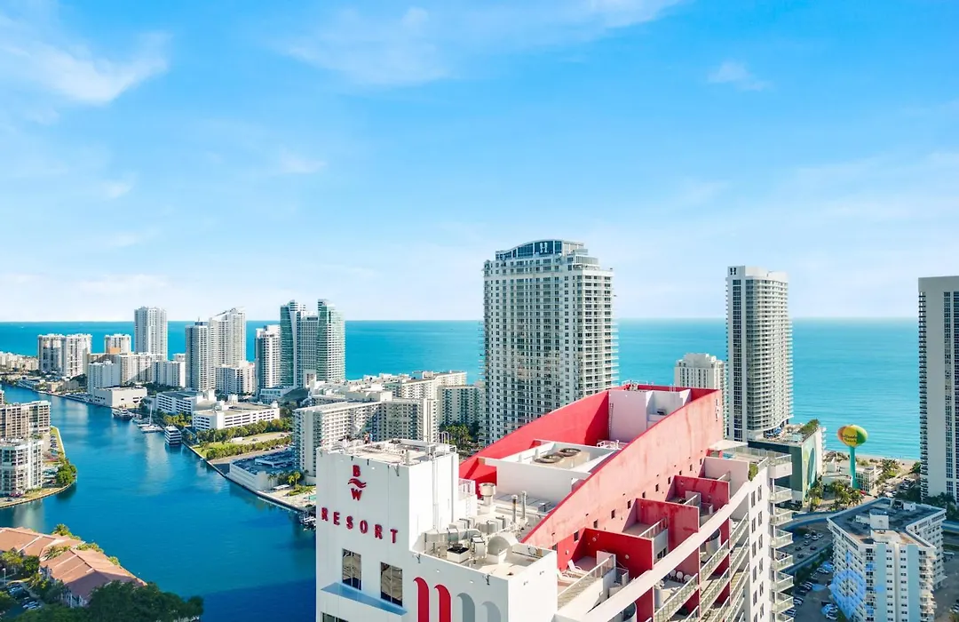Upper Studio With Balcony,Pool And Gym, Near Beach-1