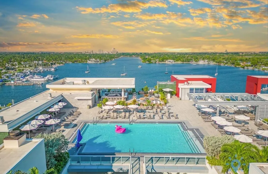 Rooftop Pool - Hot Tub - Hollywood Beach Broad - Walk-1