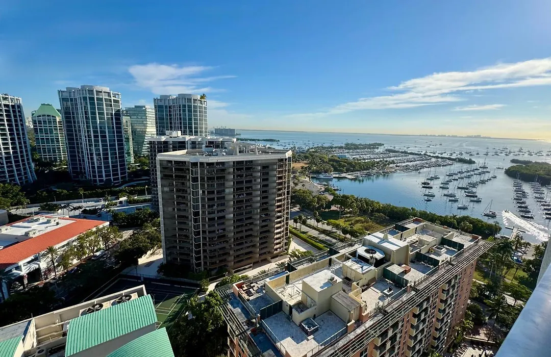 Balcony Ocean Views - Pool, Gym, Wi-Fi & Parking-1