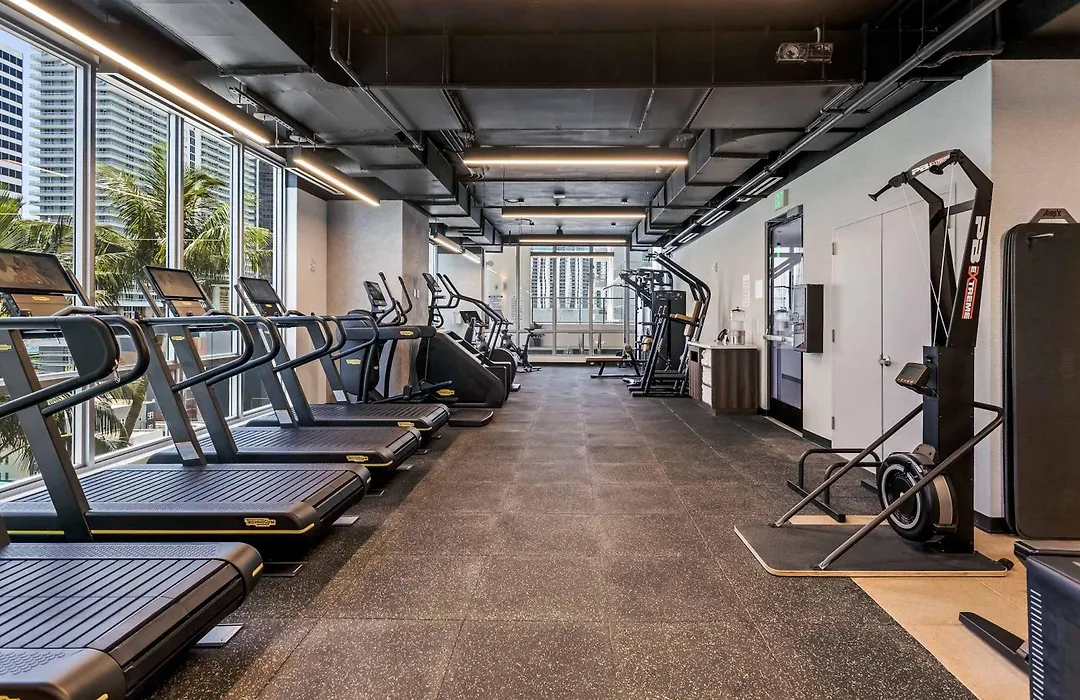 Huge Studio Pool & Gym - Explore Miami'S Heat-1