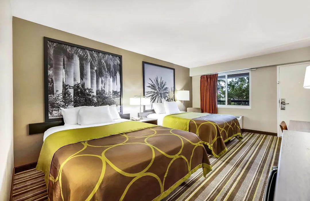 Super 8 By Wyndham Riviera Beach West Palm Beach-1