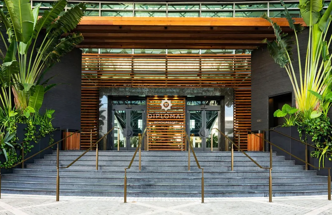 Signia By Hilton Diplomat Beach Resort-1