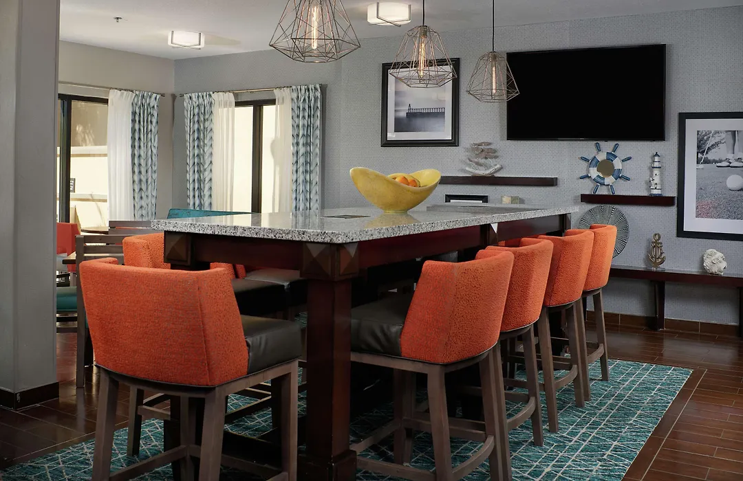 Hampton Inn Juno Beach-1