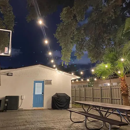 Private Suite W/ Full Backyard, Bbq, 5Min From Mia-2