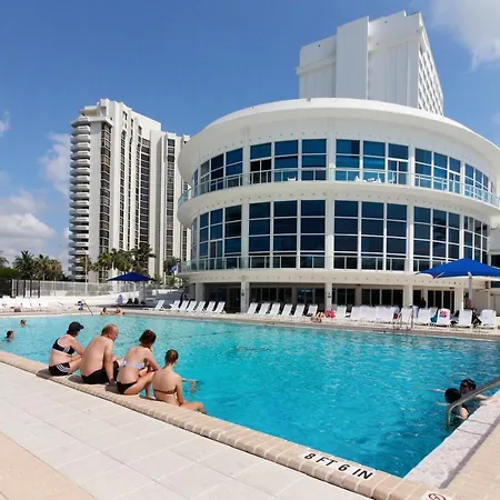 Castle Beach: Rumba Suite-2