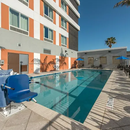 Comfort Suites Fort Lauderdale Airport & Cruise Port-2