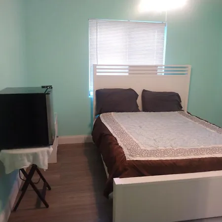 Mimo Home Studio With Private Entrance & Key-2