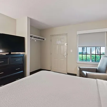 Extended Stay America Suites - Miami - Airport - Blue Lagoon-2