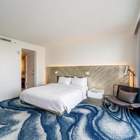 High Floor Luxury 2Br 2Ba, Sleeps 6, Resort Access - Horizon By Homestakes Stays-3